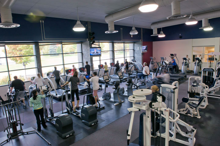 Students using the Fitness Center