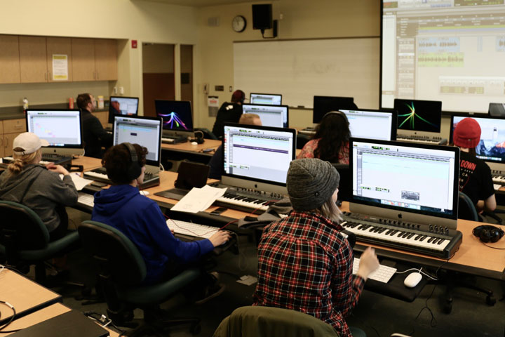 Students at keyboards in Midi Lab